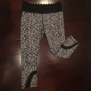 Lulu Lemon Leggings; cropped size 4